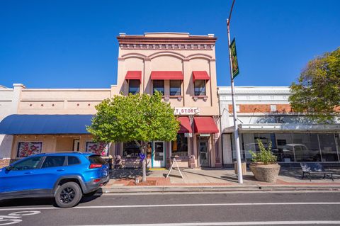 Photo of 642 Main Street, Red Bluff, CA 96080 (MLS # 25-5318)