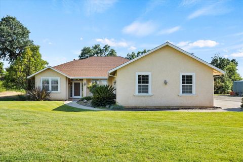Photo of 22745 Daha Drive, Red Bluff, CA 96080 (MLS # 26-2518)