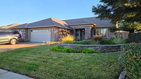 Photo of 4105 Winter Green Court, Redding, CA 96001 (MLS # 25-5377)