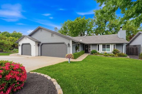 Photo of 2230 Wicklow Street, Redding, CA 96001 (MLS # 26-1669)