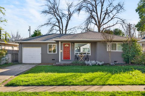Photo of 1005 Gold Street, Redding, CA 96001 (MLS # 26-1051)