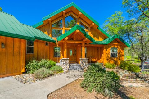 Photo of 15920 El Camino Robles Road, Redding, CA 96001 (MLS # 26-2049)