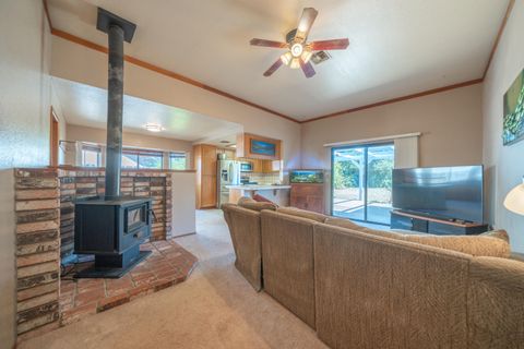 Photo of 3425 Silverwood Street, Redding, CA 96002 (MLS # 25-3428)