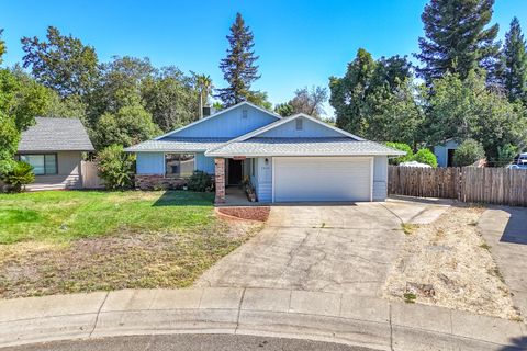Photo of 3425 Silverwood Street, Redding, CA 96002 (MLS # 25-3428)