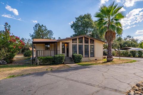 Photo of 18411 Majestic View Drive, Anderson, CA 96007 (MLS # 25-4561)