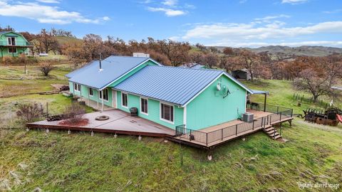 Photo of 4255 Marcella Road, Igo, CA 96047 (MLS # 25-5488)