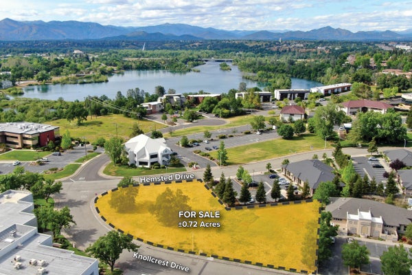 407 HEMSTED DR, REDDING, CA 96002 - Image 4be09f09f8b90b5fd34484a8bbfc903e/3539036706