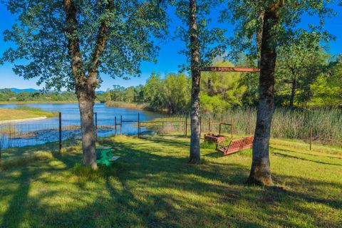 Photo of 12605 Encanto Way, Redding, CA 96003 (MLS # 26-2912)