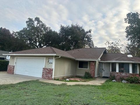 Photo of 5875 Farm House Lane, Redding, CA 96001 (MLS # 26-1100)