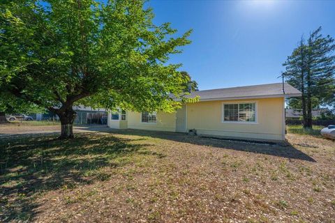 Photo of 12900 Arbor Lane, Red Bluff, CA 96080 (MLS # 26-2668)