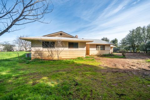 Photo of 8743 Airport Road, Redding, CA 96002 (MLS # 26-1052)