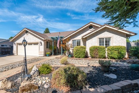 Photo of 3202 Dartford Drive, Shasta Lake, CA 96019 (MLS # 25-3587)