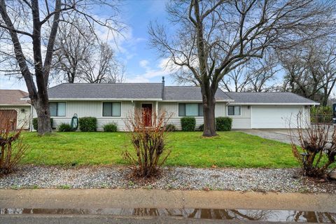 Photo of 7235 Amigo Way, Redding, CA 96002 (MLS # 25-5554)