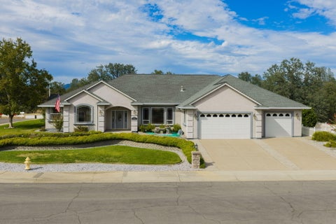 Photo of 19408 Titleist Way, Redding, CA 96003 (MLS # 26-4918)