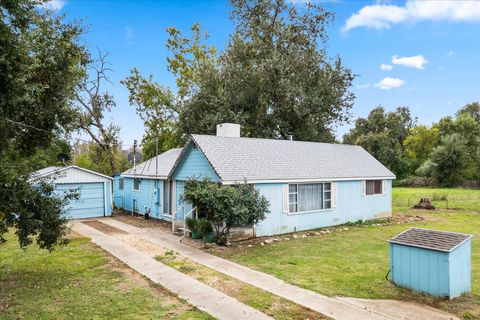 Photo of 21941 Reading Drive, Anderson, CA 96007 (MLS # 25-4608)