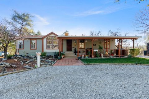 Photo of 22848 Elk Trail, Redding, CA 96003 (MLS # 26-789)