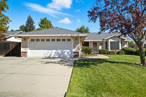 Photo of 1603 Imperial Drive, Redding, CA 96003 (MLS # 25-4579)