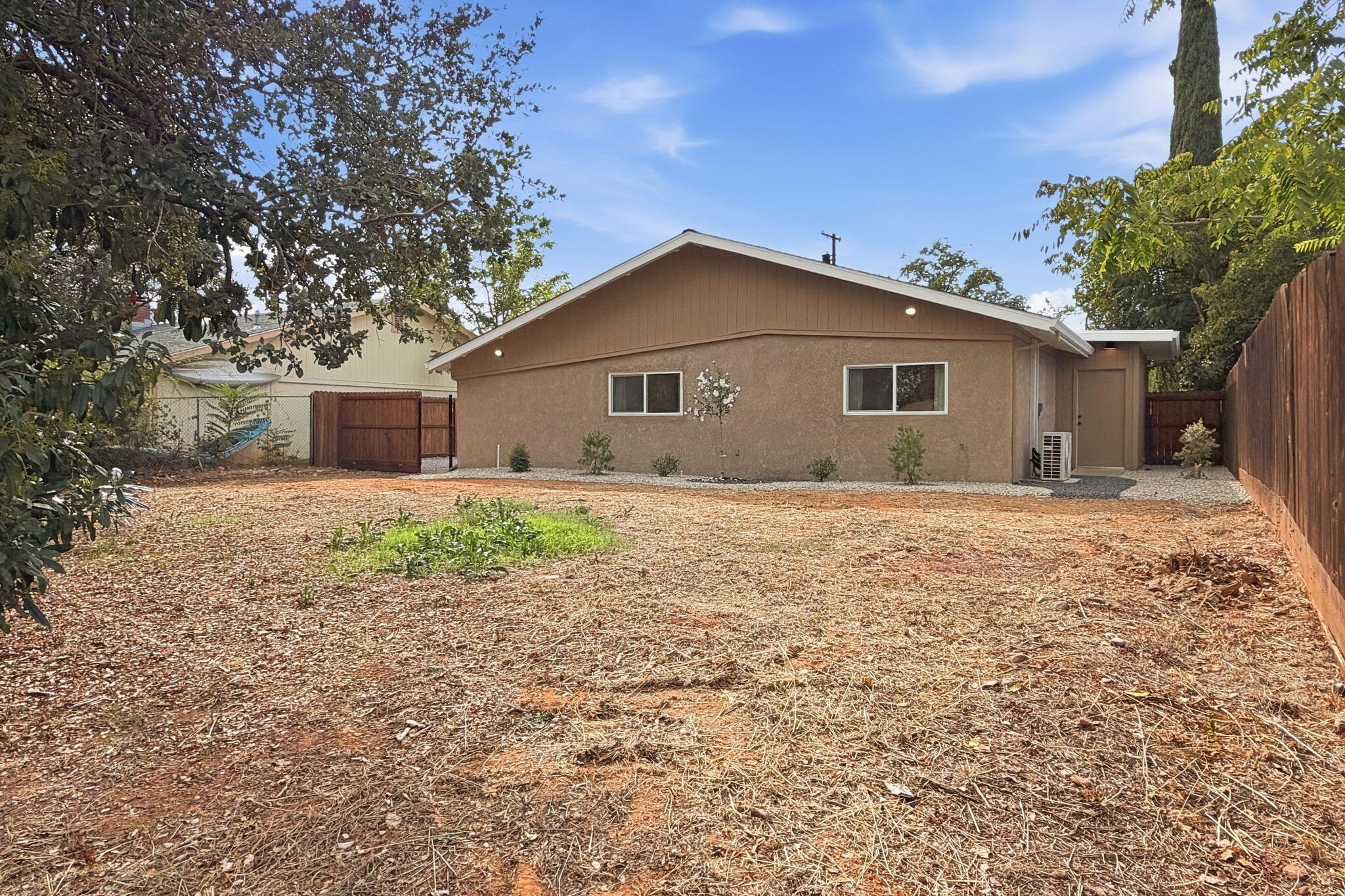 2921 Fairway Avenue
