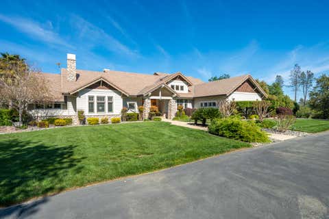 Photo of 15320 Middletown Park Drive, Redding, CA 96001 (MLS # 26-1118)
