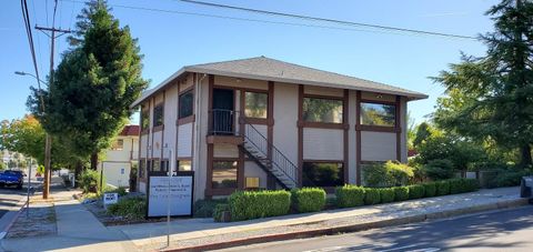 Photo of 1975 Placer Street, Redding, CA 96001 (MLS # 25-140)