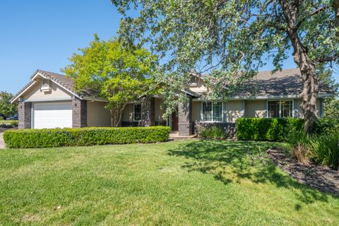 Photo of 3438 Showboat Court, Redding, CA 96003 (MLS # 26-1854)