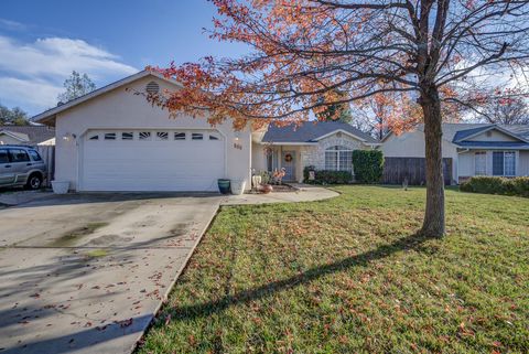 Photo of 866 Fountain Circle, Redding, CA 96003 (MLS # 25-5396)