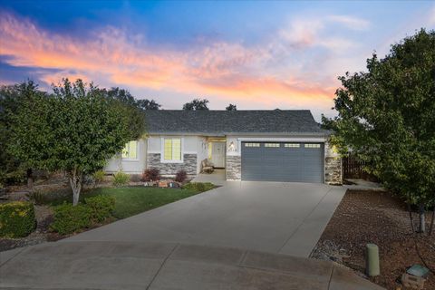 Photo of 4860 Mandalay Court, Anderson, CA 96007 (MLS # 25-4510)
