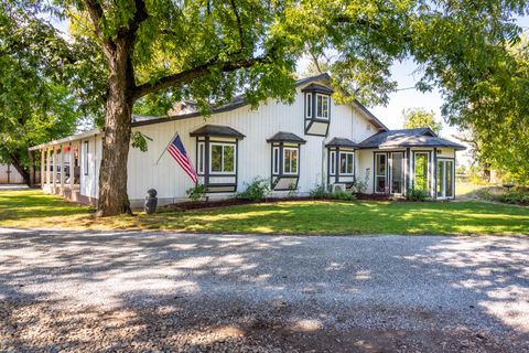 Photo of 4832 Balls Ferry Road, Anderson, CA 96007 (MLS # 25-4542)