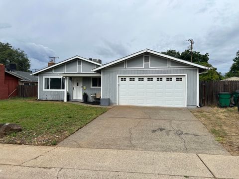 Photo of 1437 Hemlock Avenue, Anderson, CA 96007 (MLS # 26-2579)