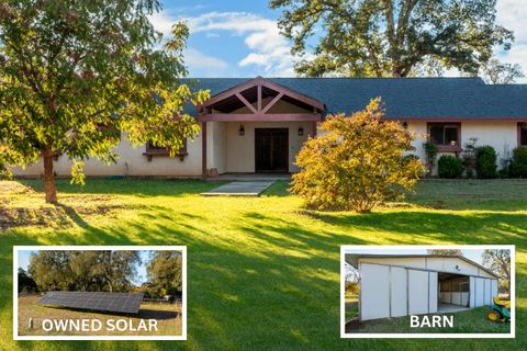 Photo of 2803 Majestic Oak Circle, Cottonwood, CA 96022 (MLS # 25-4903)