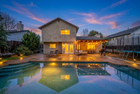 Photo of 707 Alamine Drive, Redding, CA 96003 (MLS # 26-617)