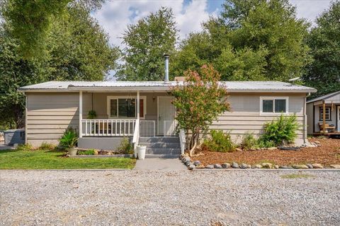 Photo of 18280 Vista Lane, Cottonwood, CA 96022 (MLS # 26-707)