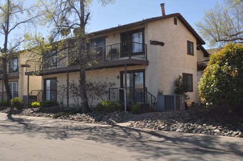 Photo of 823 Mission Sierra Court, Redding, CA 96003 (MLS # 25-821)