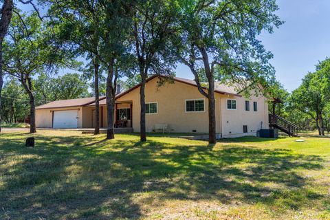 Photo of 18375 Bywood Drive, Cottonwood, CA 96022 (MLS # 25-5353)