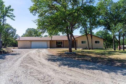 Photo of 18375 Bywood Drive, Cottonwood, CA 96022 (MLS # 25-5353)