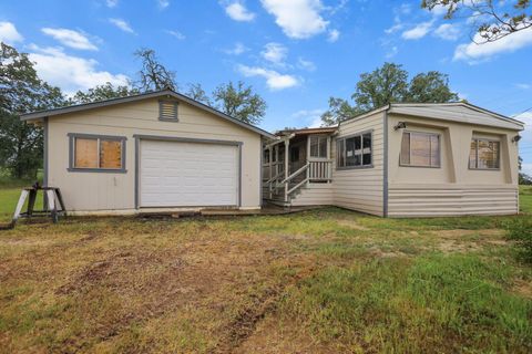 Photo of 11838 Devon Street, Redding, CA 96003 (MLS # 25-5584)