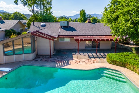 Photo of 4125 Oro Street, Redding, CA 96001 (MLS # 26-5192)