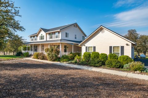 Photo of 8180 Whispering Oaks Road, Redding, CA 96002 (MLS # 26-63)