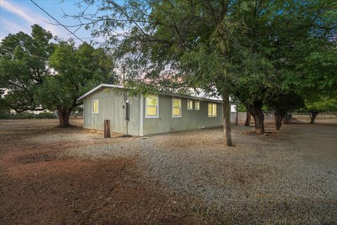 Photo of 6400 Dale Lane, Anderson, CA 96007 (MLS # 25-4484)