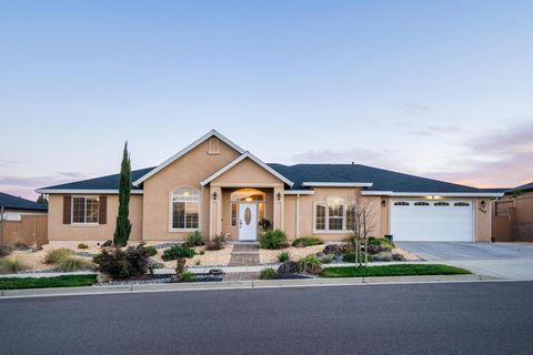 Photo of 469 Belvedere Drive, Redding, CA 96003 (MLS # 26-2006)