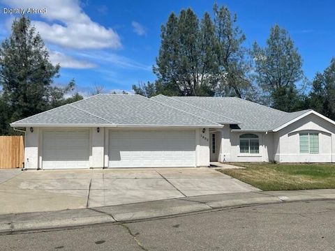 Photo of 2652 Brooch Court, Redding, CA 96001 (MLS # 26-1691)