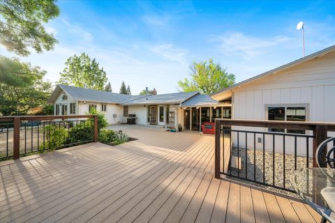 Photo of 16943 Campo Calle, Redding, CA 96001 (MLS # 25-1610)
