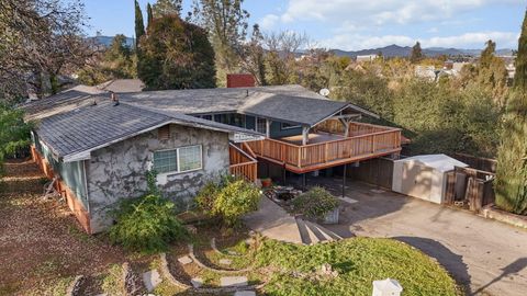 Photo of 2233 Vista Avenue, Redding, CA 96001 (MLS # 25-5292)