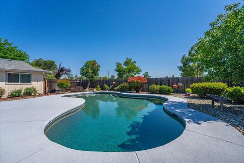 Photo of 5320 Maybelle Way, Anderson, CA 96007 (MLS # 26-2127)