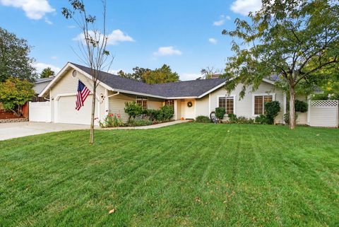 Photo of 1346 Minder Drive, Redding, CA 96003 (MLS # 25-4684)