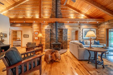 Photo of 15900 El Camino Robles Road, Redding, CA 96001 (MLS # 25-5087)