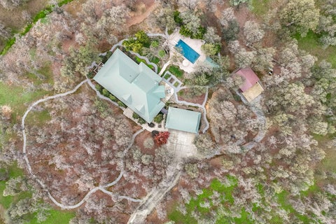 Photo of 15900 El Camino Robles Road, Redding, CA 96001 (MLS # 25-5087)