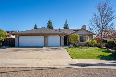 Photo of 1365 S Southpointe Drive, Red Bluff, CA 96080 (MLS # 25-5207)