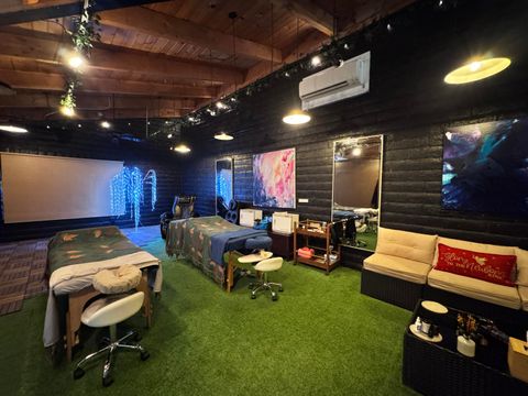 Photo of 151 Locust Street, Redding, CA 96001 (MLS # 25-5287)