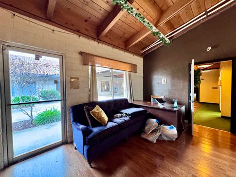 Photo of 151 Locust Street, Redding, CA 96001 (MLS # 25-5287)